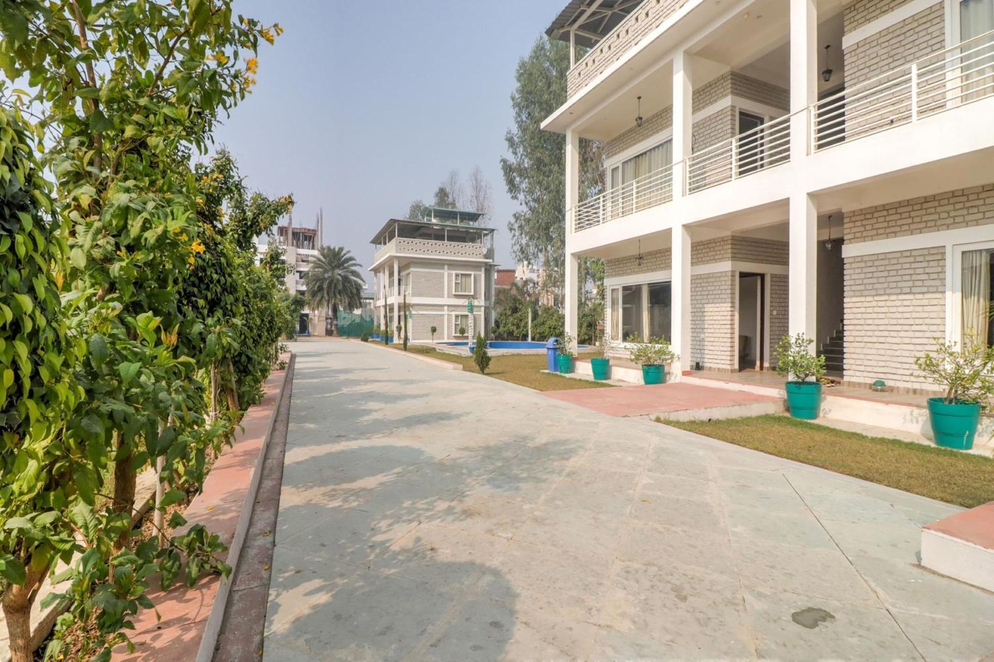 Townhouse Amaraa Farms Near Lulu Hypermarket Lucknow Luaran gambar